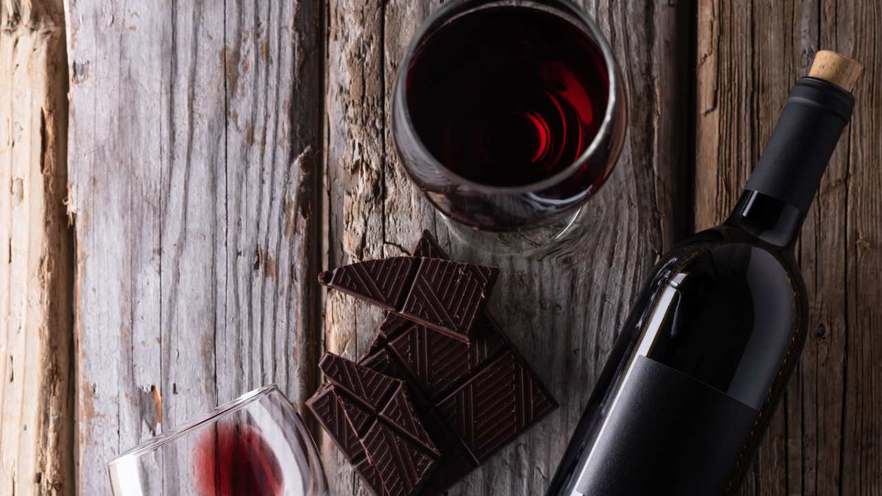 Vino-y-chocolate-delicias-para-un-corazón-sano